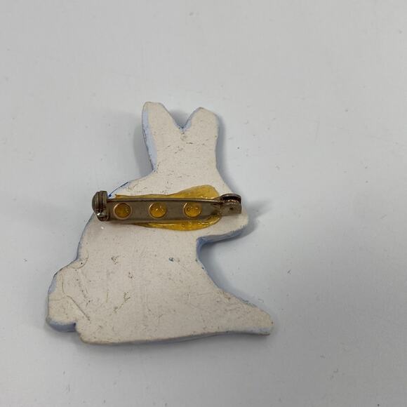Vintage bunny pin - Picture 2 of 3